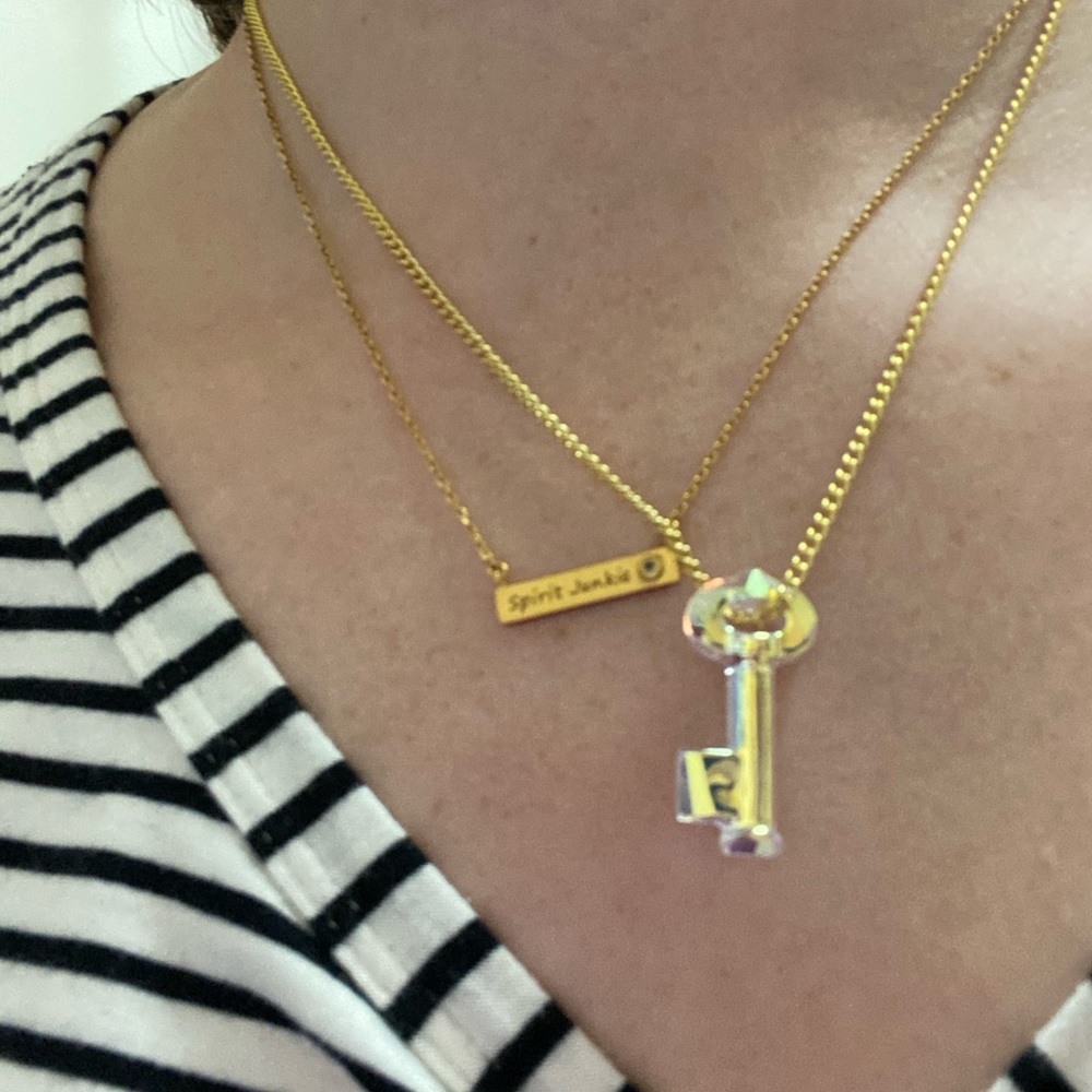 🦢🦢Swarovski crystal key pendant&gold chain